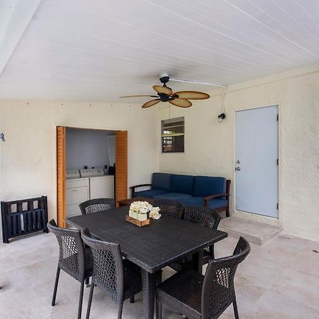 Chic Downtown Vacation Home And Guest Home ウェストパームビーチ エクステリア 写真
