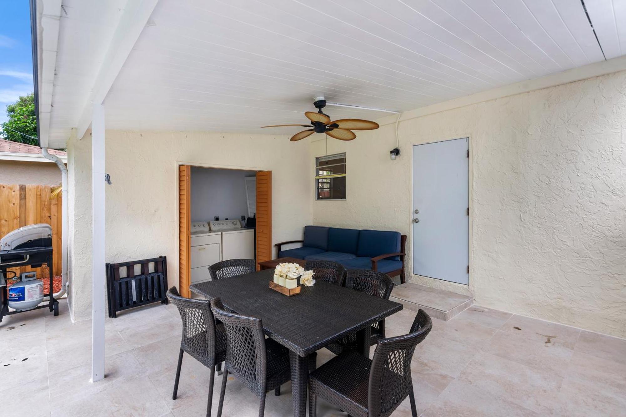 Chic Downtown Vacation Home And Guest Home ウェストパームビーチ エクステリア 写真