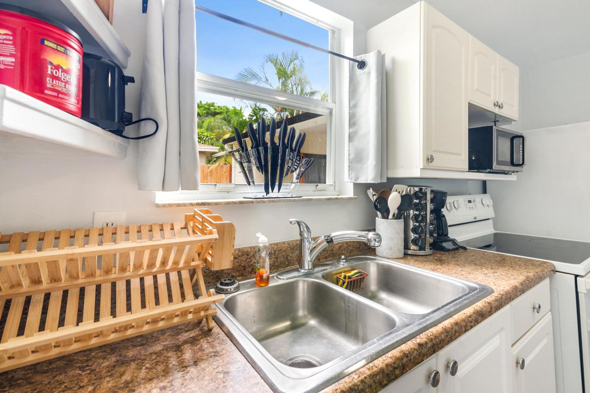 Chic Downtown Vacation Home And Guest Home ウェストパームビーチ エクステリア 写真
