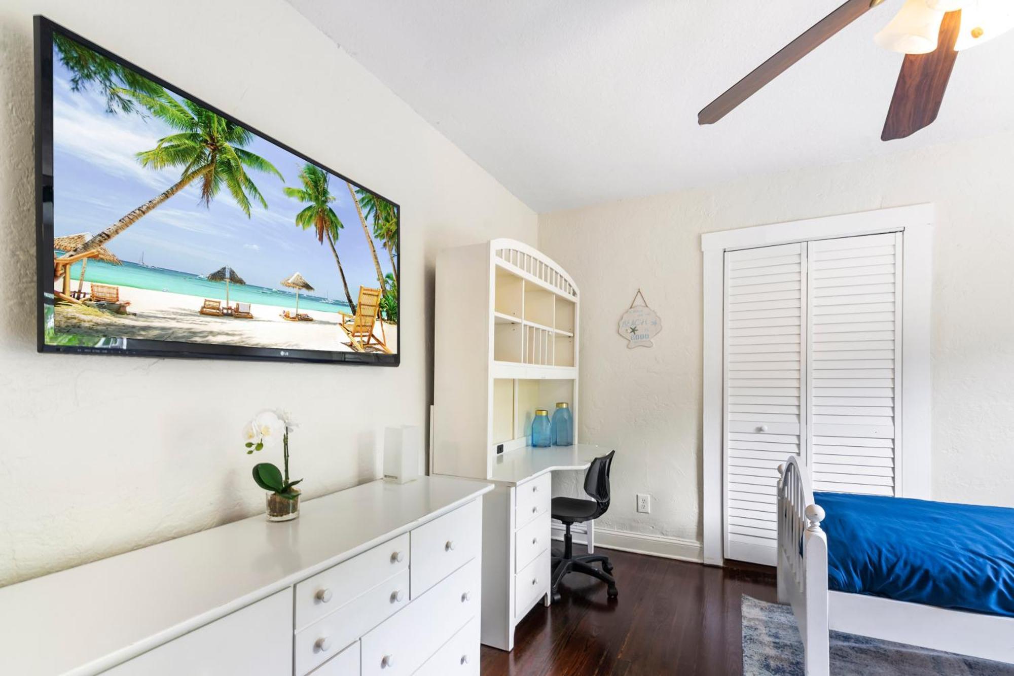 Chic Downtown Vacation Home And Guest Home ウェストパームビーチ エクステリア 写真
