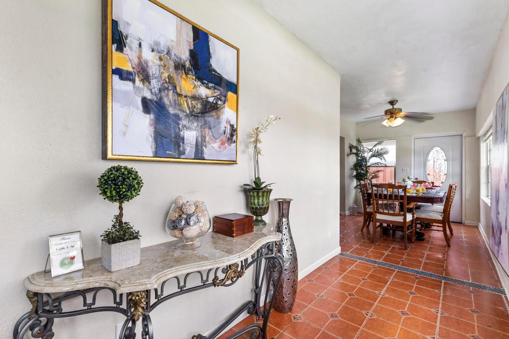 Chic Downtown Vacation Home And Guest Home ウェストパームビーチ エクステリア 写真
