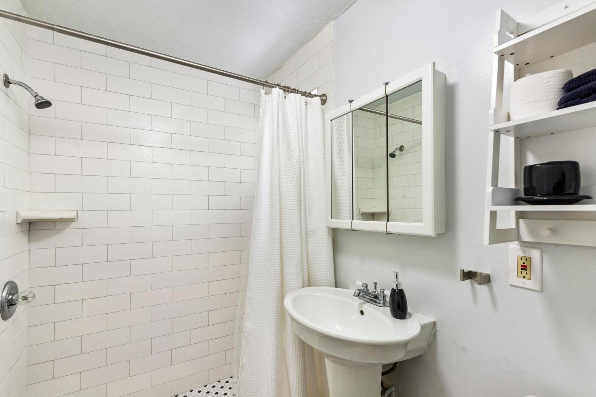 Chic Downtown Vacation Home And Guest Home ウェストパームビーチ エクステリア 写真
