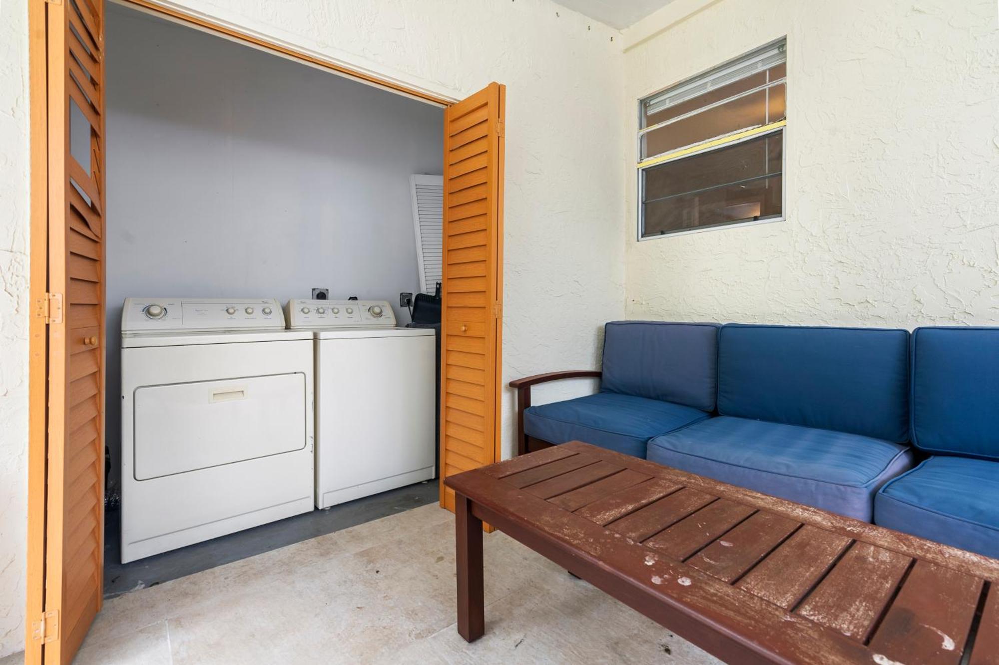 Chic Downtown Vacation Home And Guest Home ウェストパームビーチ エクステリア 写真
