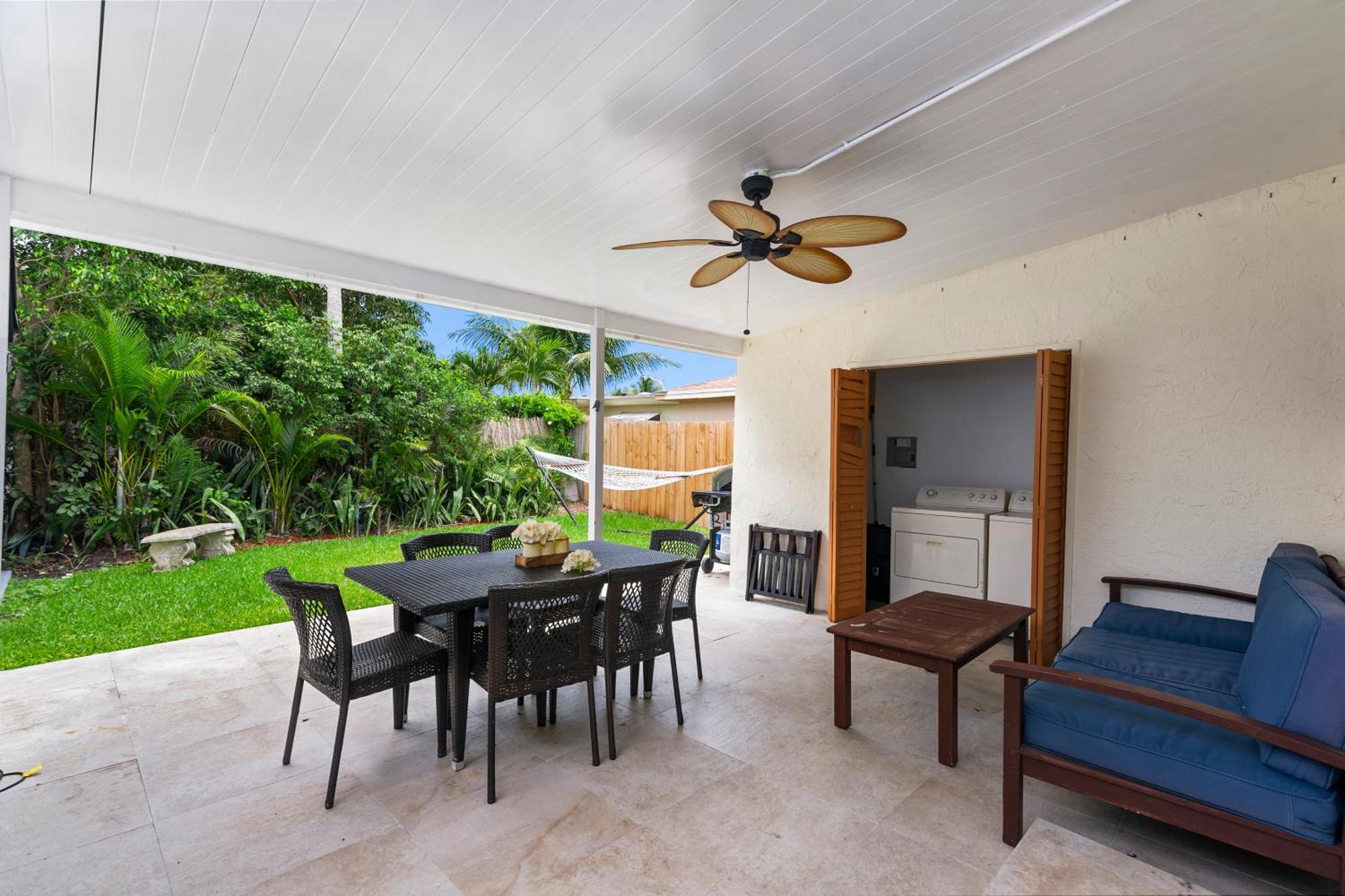 Chic Downtown Vacation Home And Guest Home ウェストパームビーチ エクステリア 写真