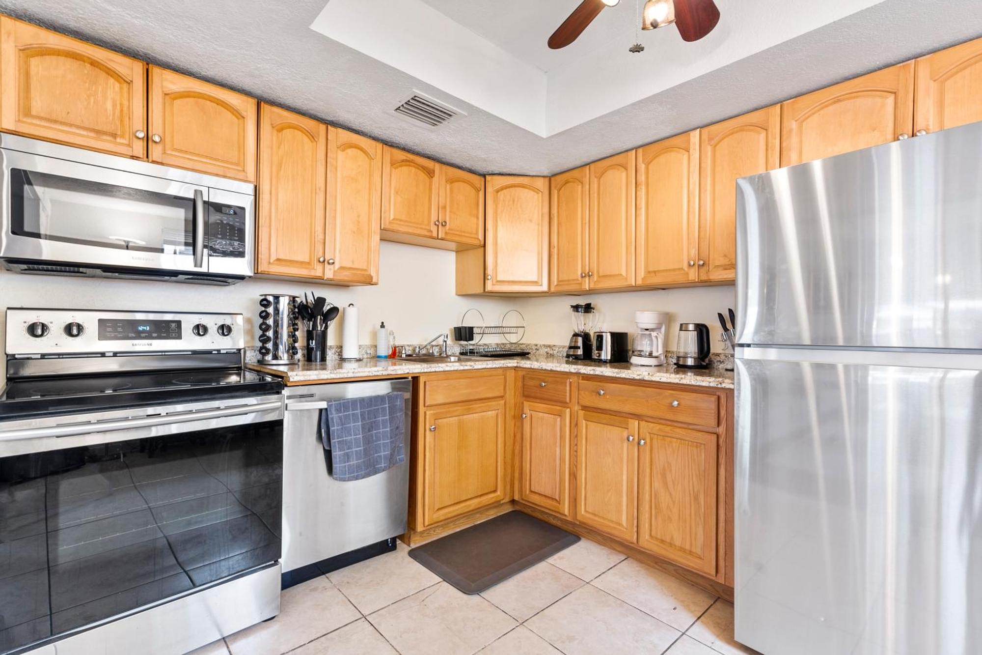 Chic Downtown Vacation Home And Guest Home ウェストパームビーチ エクステリア 写真